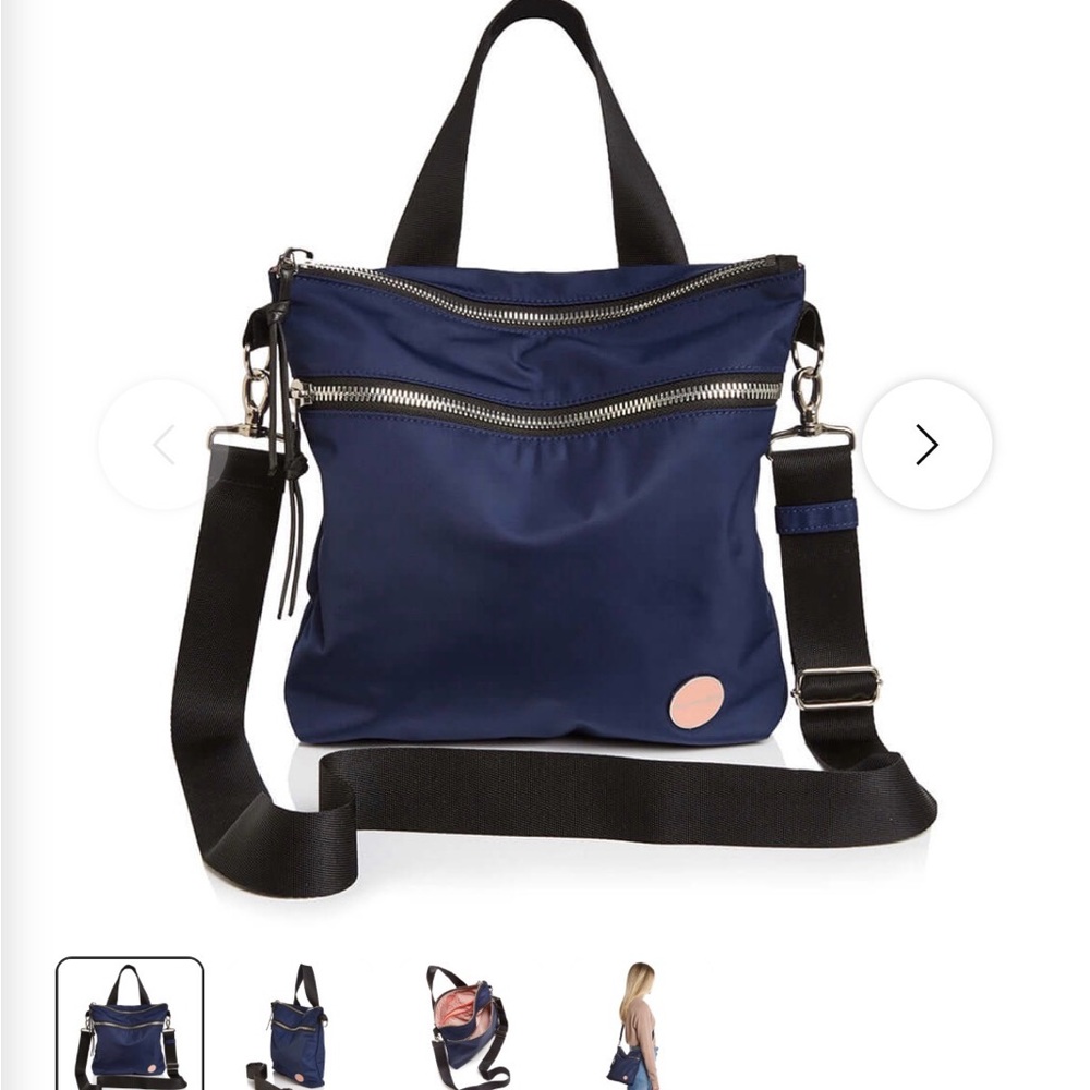 Amuse - Medium Crossbody Bag in Navy